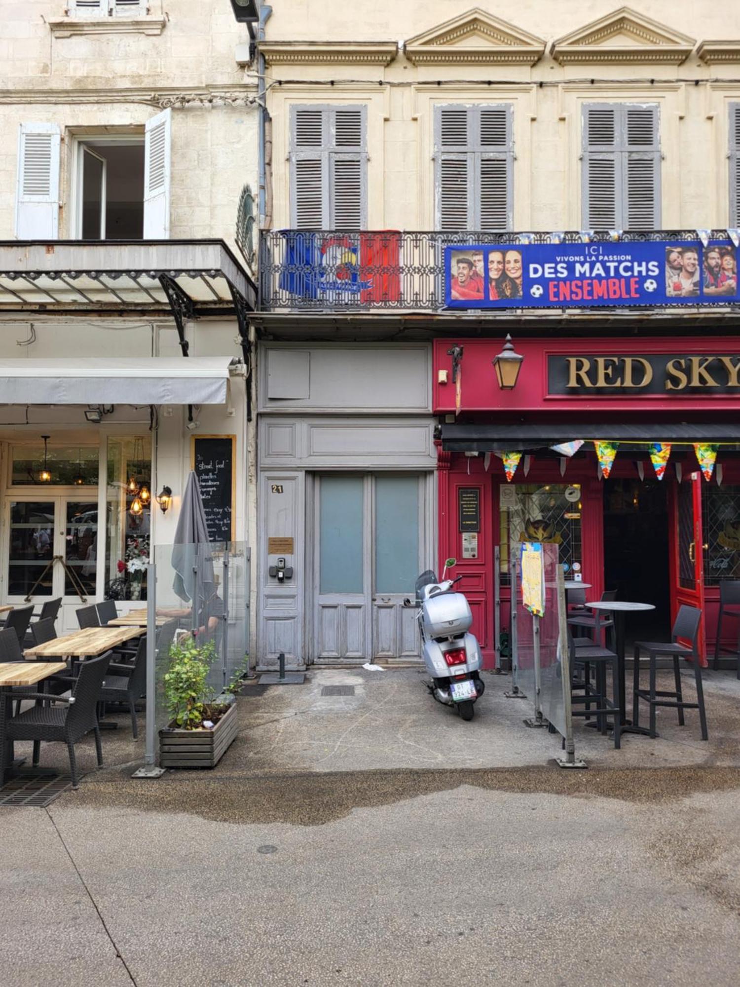 2 Pieces Avignon Intramuros Place Pie 외부 사진